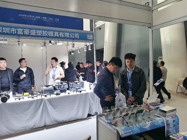 給客戶講解光潤通網卡產品 給客戶講解光潤通網卡產品